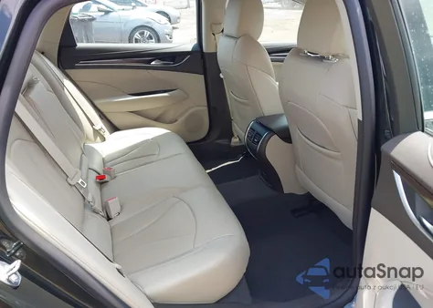 2017 Buick Lacrosse Essence z USA, uszkodzony, nr VIN 1G4ZP5SS2HU173288